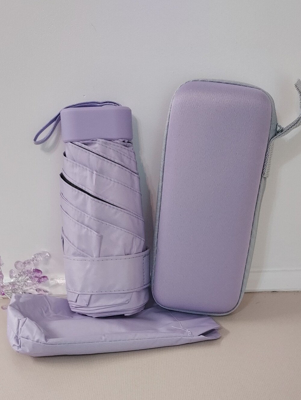 Compact Lavender Travel Umbrella with Carry Case - Picture 4 of 9
